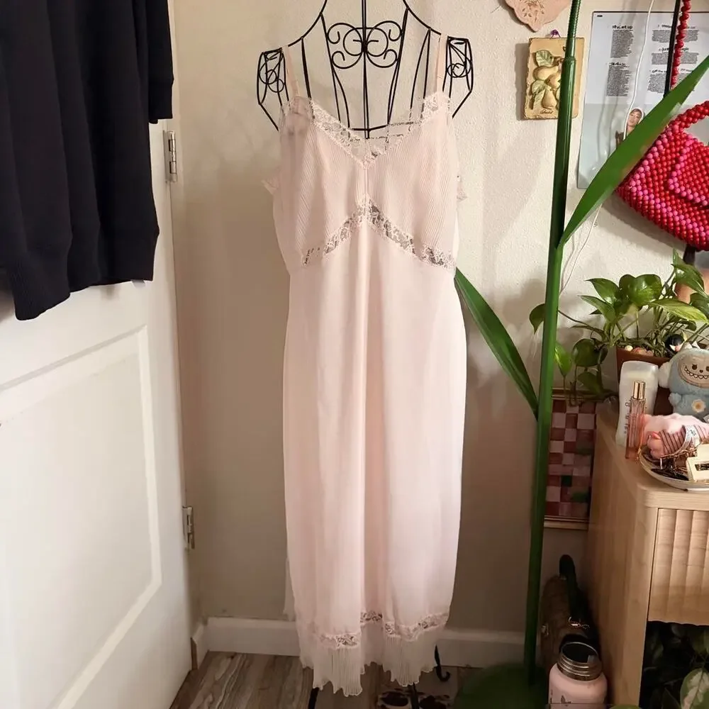 Vanity Fair Vintage Lace Slip 42